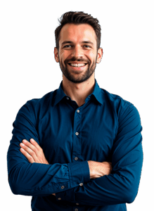 Lachender Mann mit verschränkten Armen – steht für berufliche Weiterbildung in Technik und Umwelt.