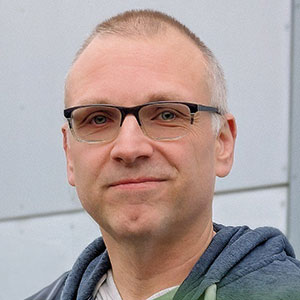 Porträt des Dozenten Peter Thielmann für Game Design, Game Art und 3D-Visualisierung an der Weiterbildungsagentur (WBA)