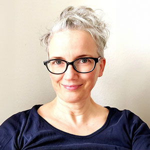 Porträt von Christine Kern, Dozentin für Grafikdesign, DTP und Buchgestaltung an der Weiterbildungsagentur (WBA)