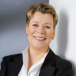 Porträt von Karin Meyer-Haussner, Dozentin für Grafikdesign bei der Weiterbildungsagentur (WBA)