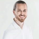 Mann als Symbolbild für einen erfolgreichen WBA Absolventen